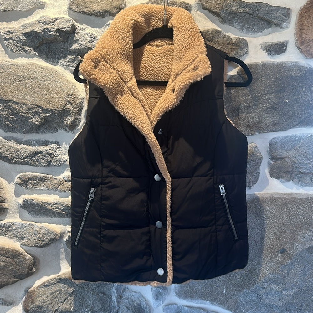 Lucky Brand reversible Sherpa lined puffer vest